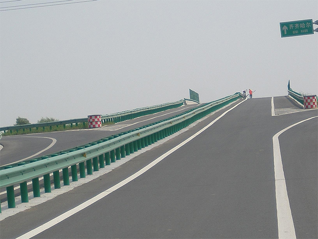 雅安道路隔离护栏